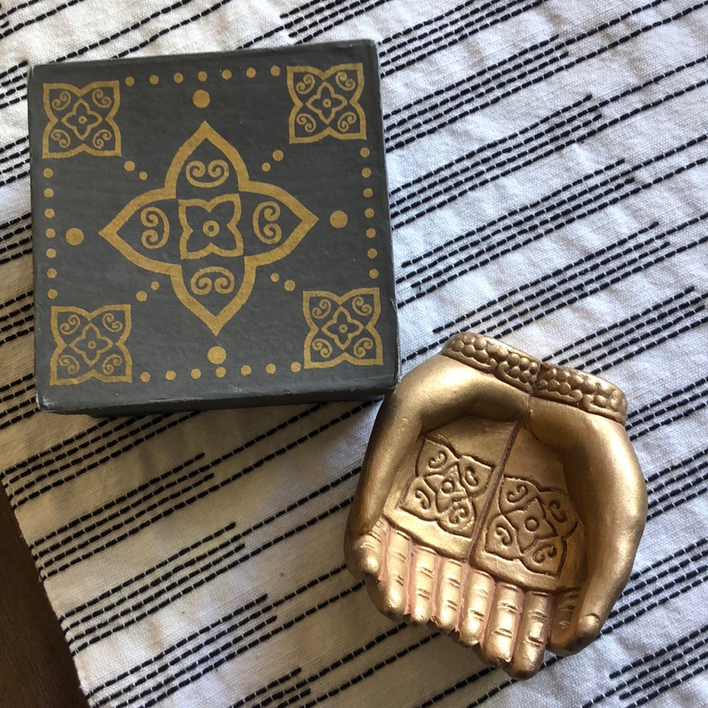 Sharing light candleholder